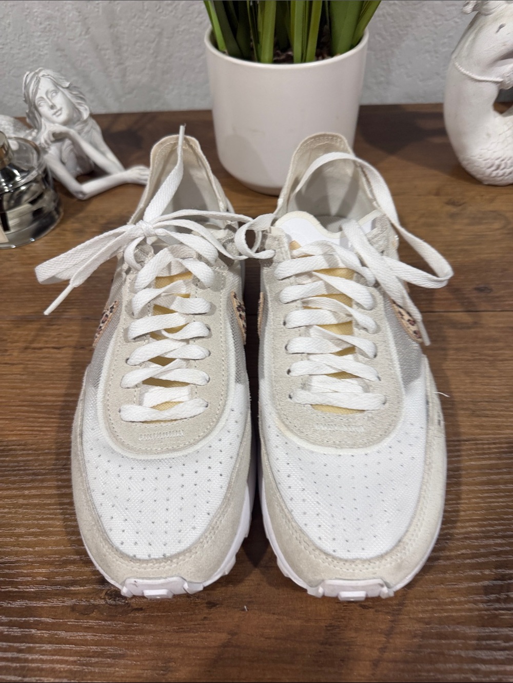 Women’s Casual Lace-Up Sneakers in White and Beige